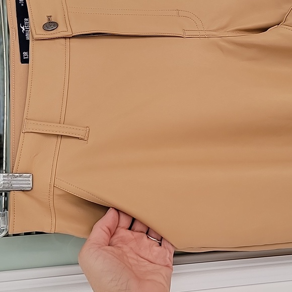 Hollister Faux Leather Tan High-Rise Pants Sz 31R - Picture 3 of 14